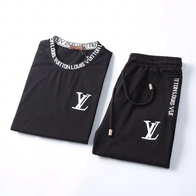 Louis Vuitton Short Suits DailyWear 138512