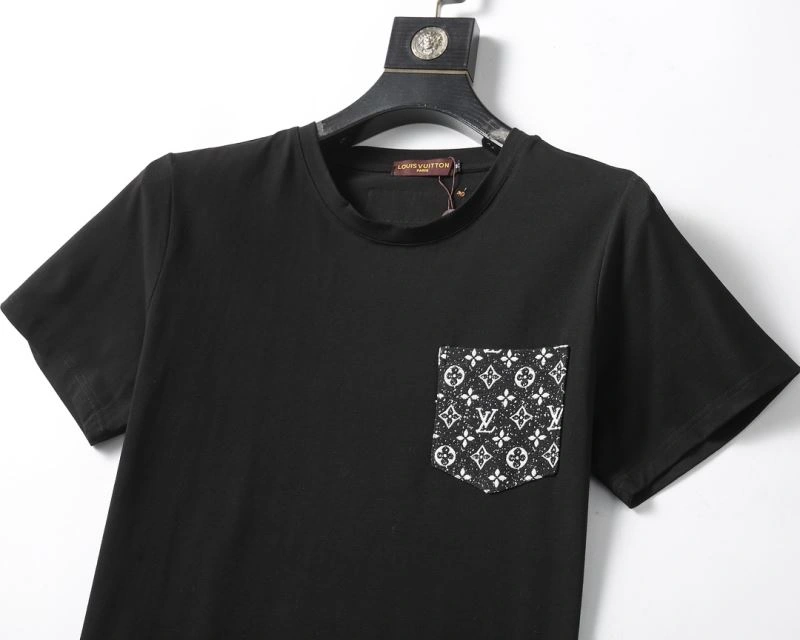 OdorResistant Louis Vuitton Short Suits 138507