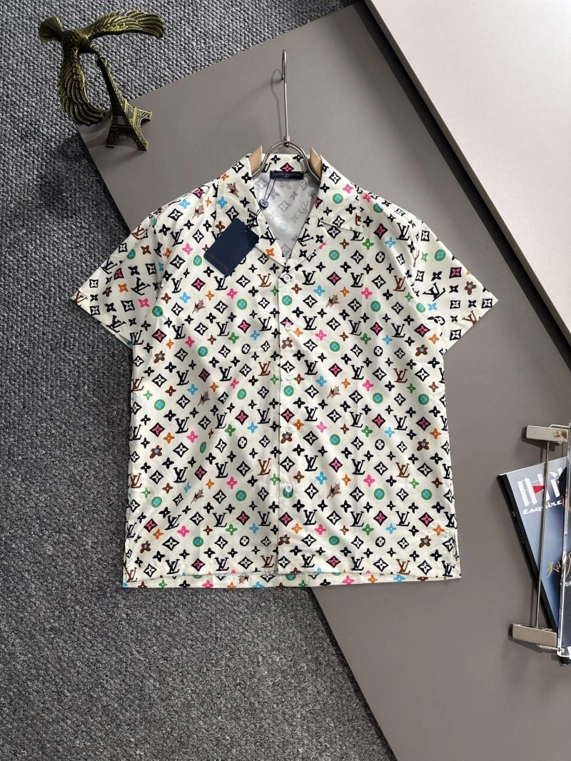 AllSeason Louis Vuitton Short Suits 138509