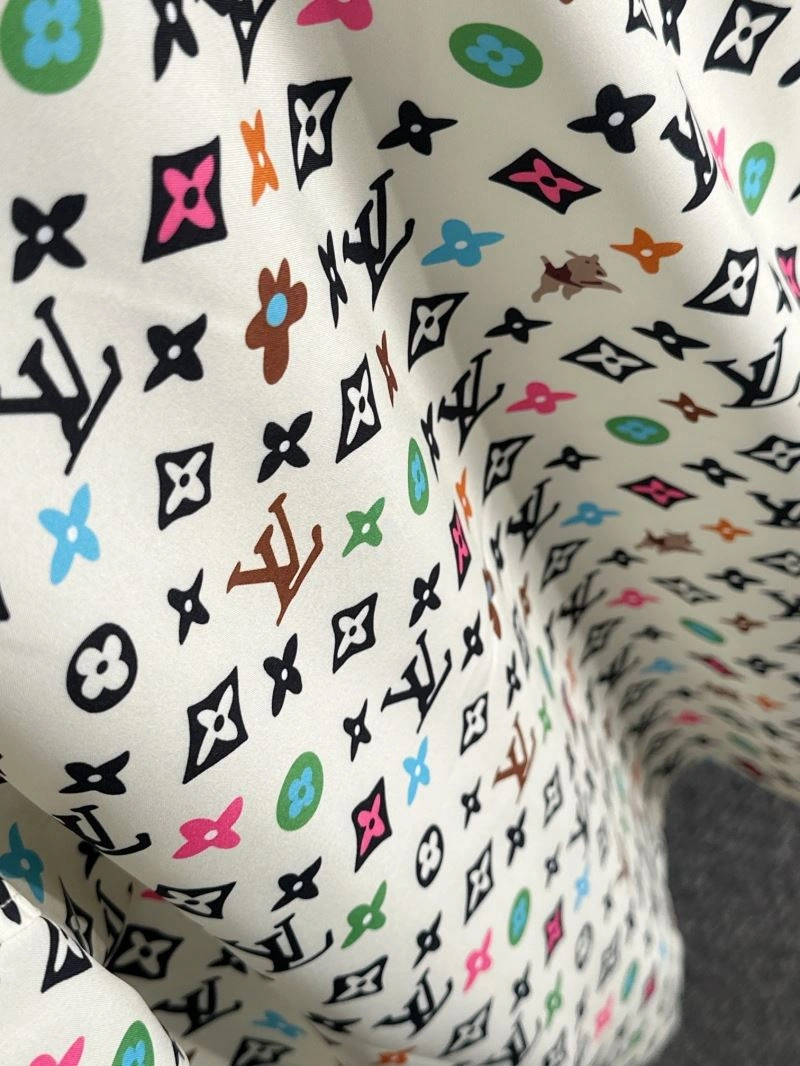 AllSeason Louis Vuitton Short Suits 138509