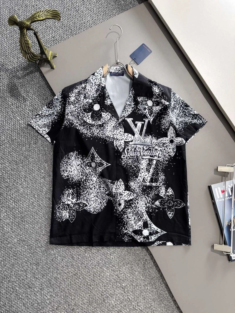 WeatherProof Louis Vuitton Short Suits 138498