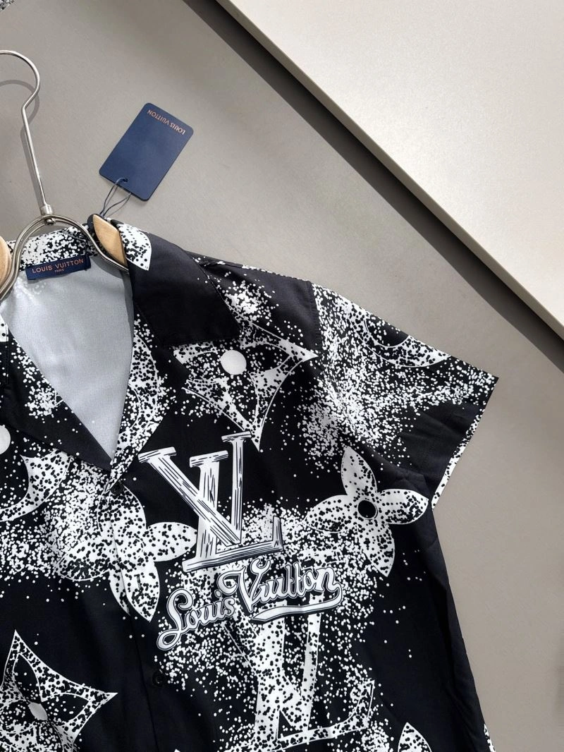 WeatherProof Louis Vuitton Short Suits 138498