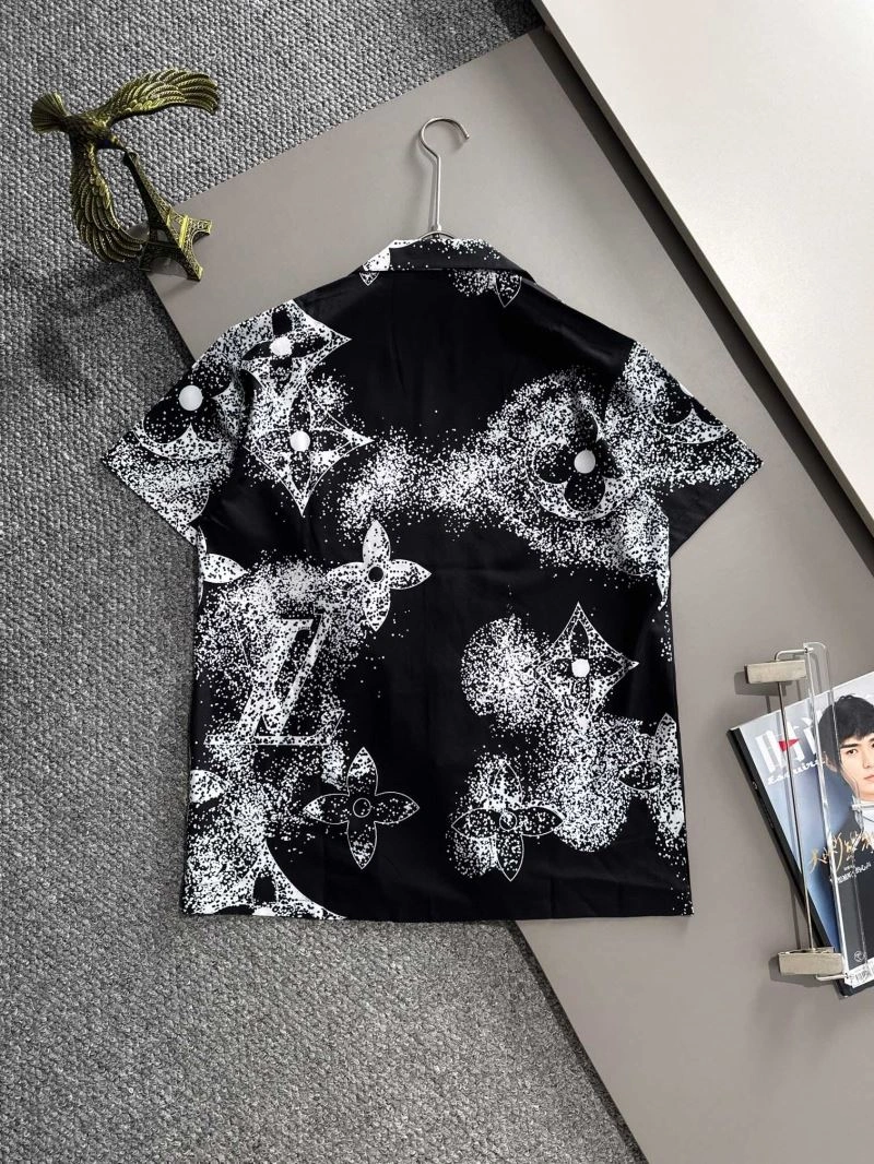 WeatherProof Louis Vuitton Short Suits 138498