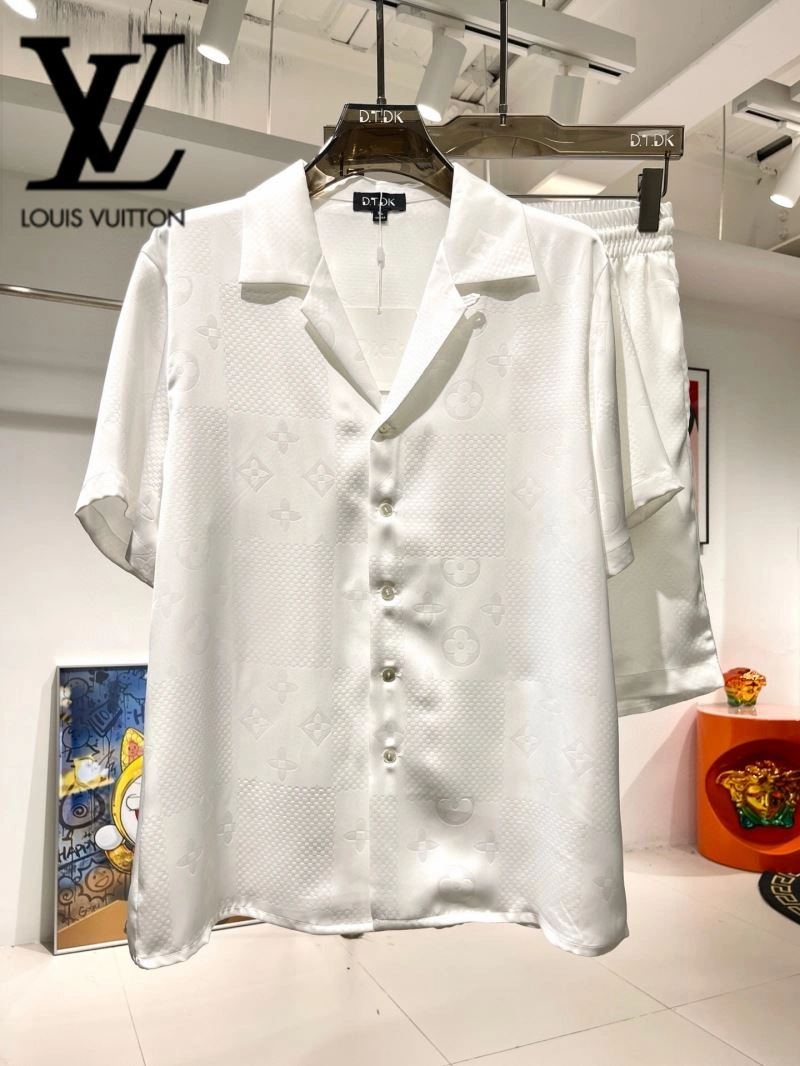 Classic Louis Vuitton Short Suits 131984