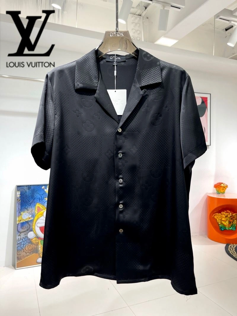 RelaxedFit Louis Vuitton Short Suits 131981