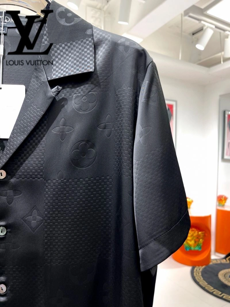 RelaxedFit Louis Vuitton Short Suits 131981