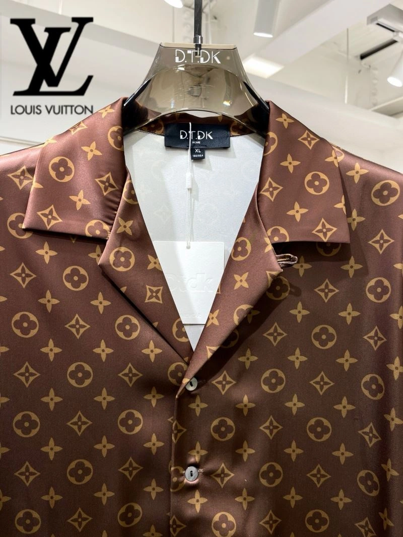 Louis Vuitton Short Suits Snug 131996