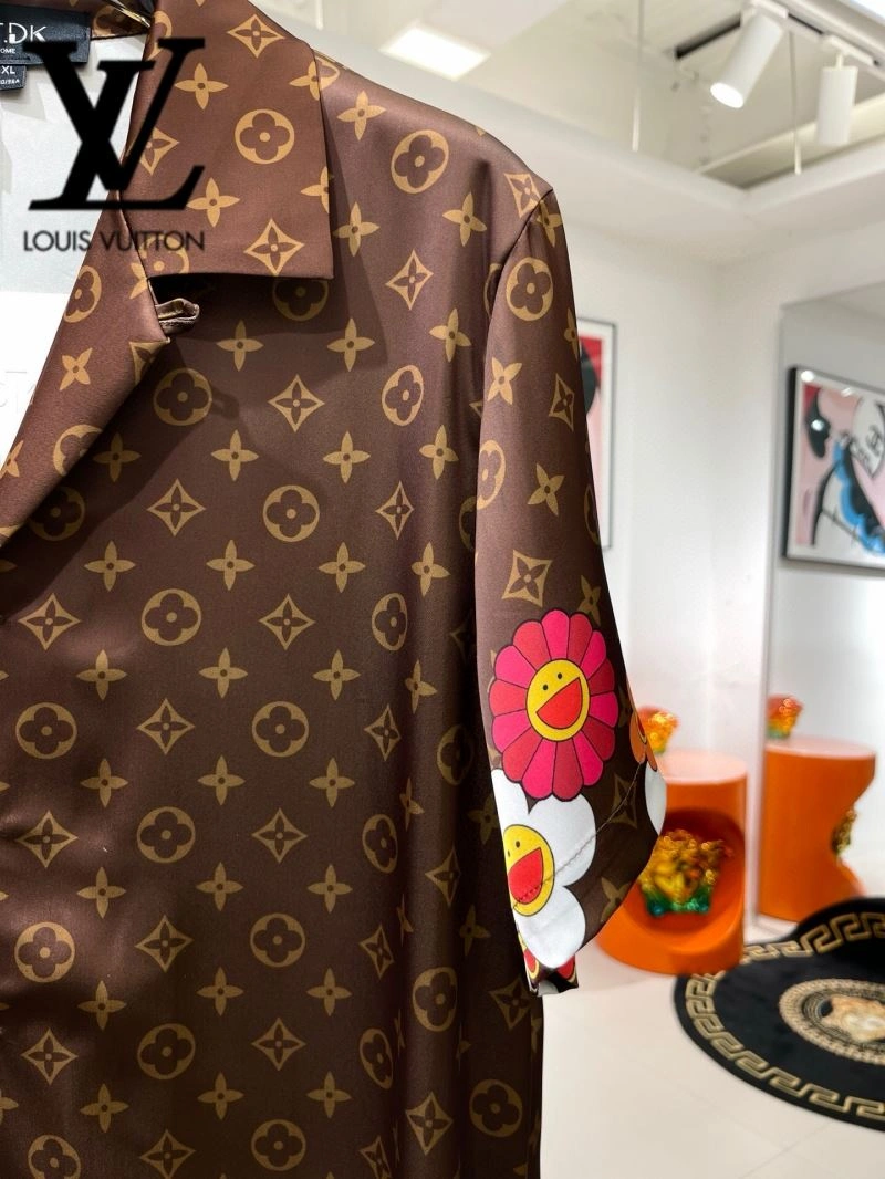 Louis Vuitton Short Suits Snug 131996