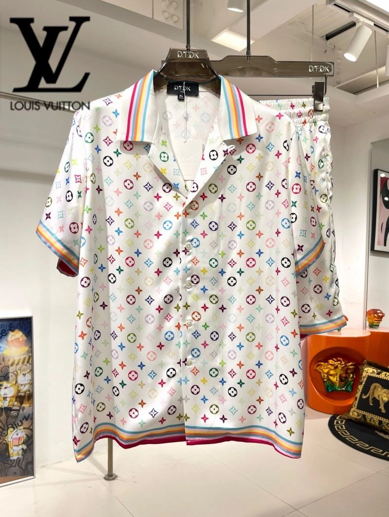 Resilient Louis Vuitton Short Suits 131997
