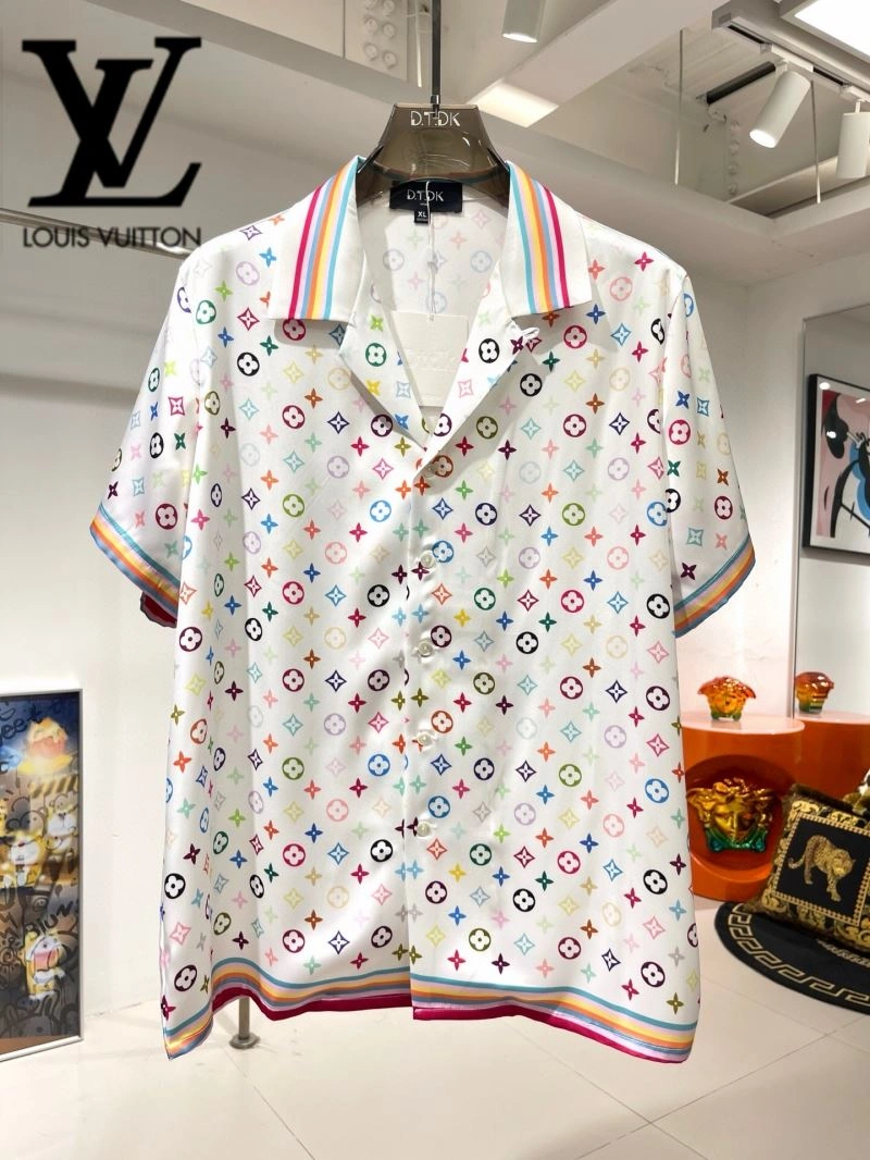 Resilient Louis Vuitton Short Suits 131997