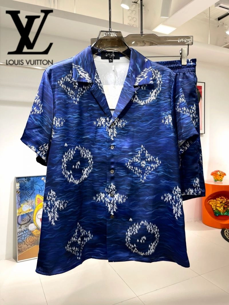 Durable Louis Vuitton Short Suits 131980