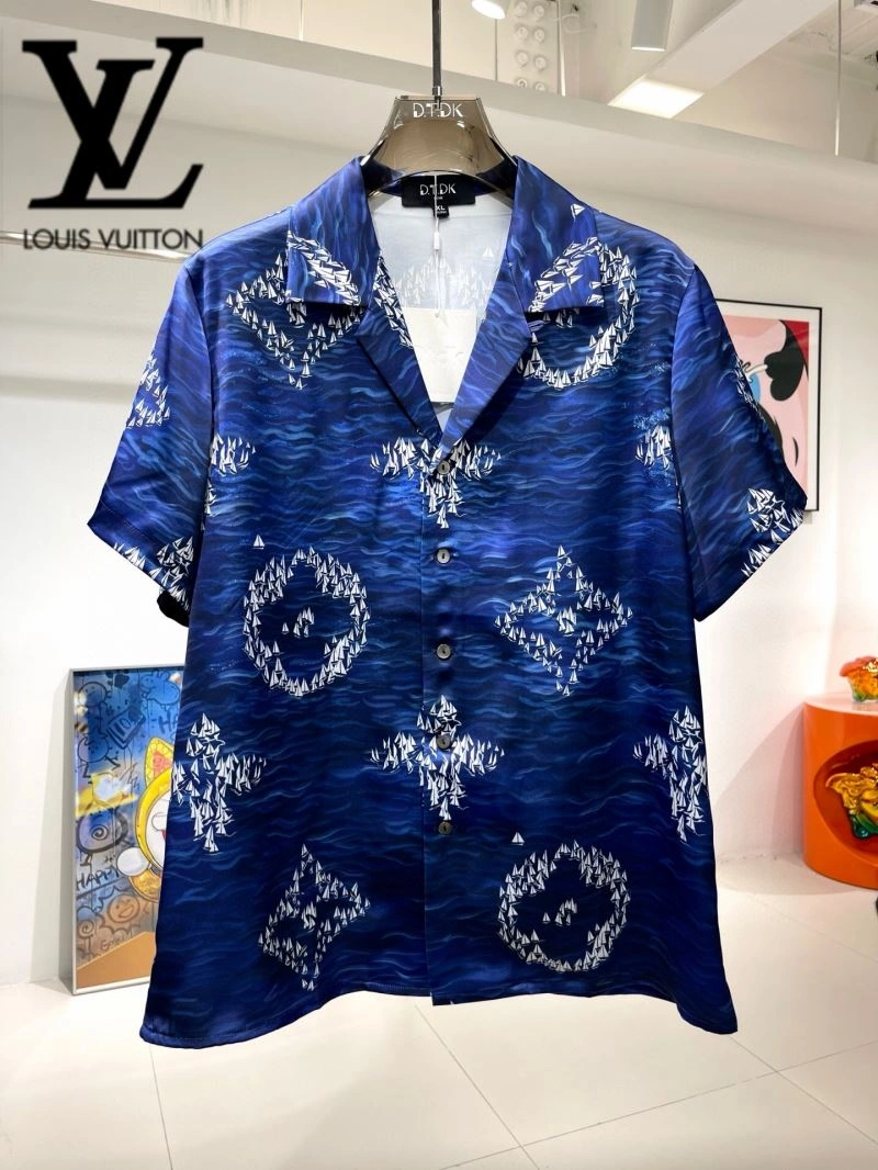 Durable Louis Vuitton Short Suits 131980