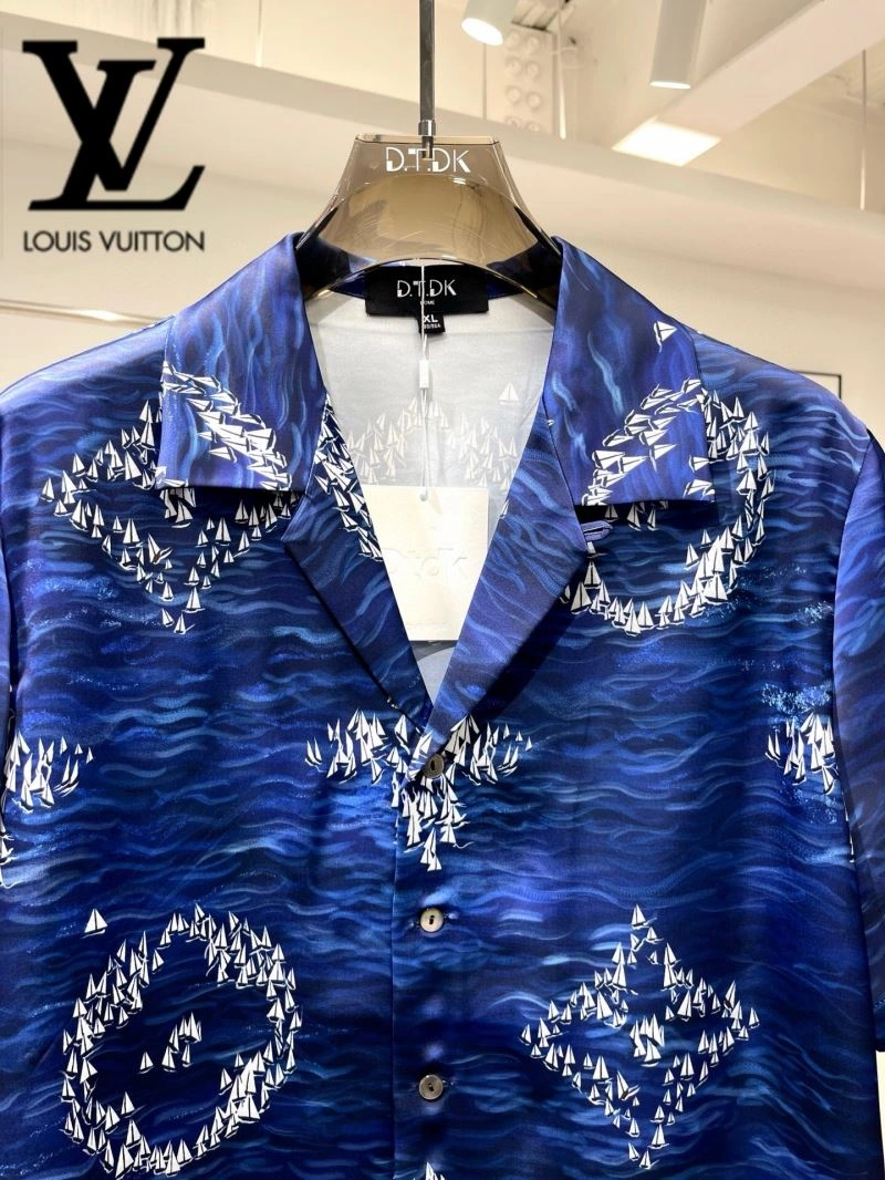Durable Louis Vuitton Short Suits 131980