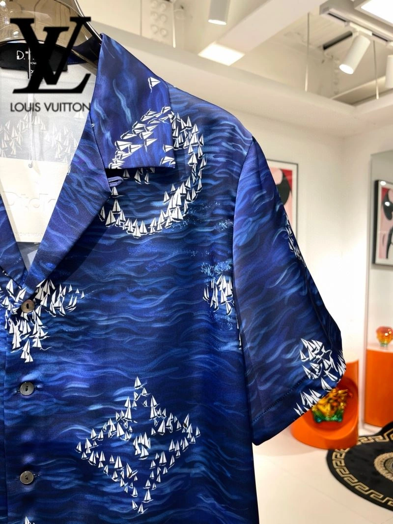 Durable Louis Vuitton Short Suits 131980