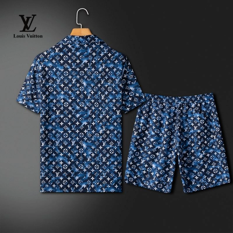 TravelReady Louis Vuitton Short Suits 139132
