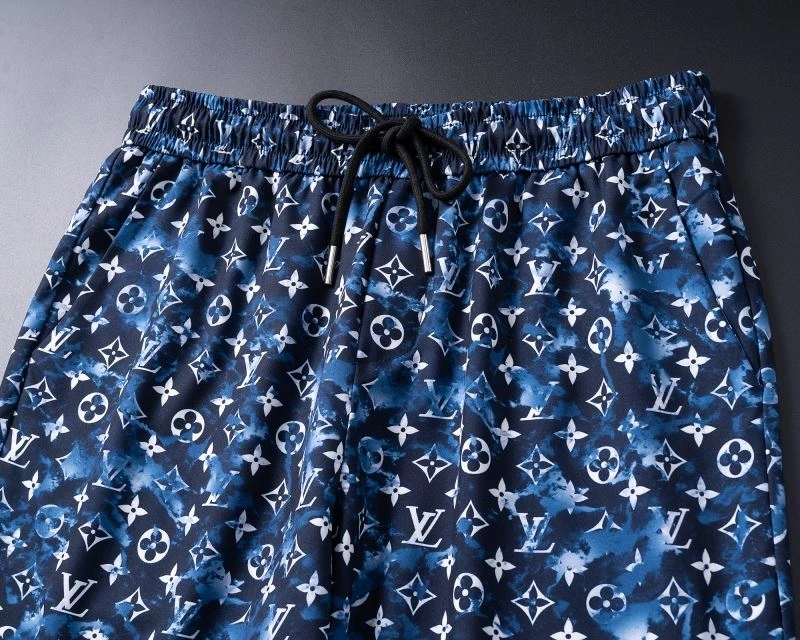 TravelReady Louis Vuitton Short Suits 139132