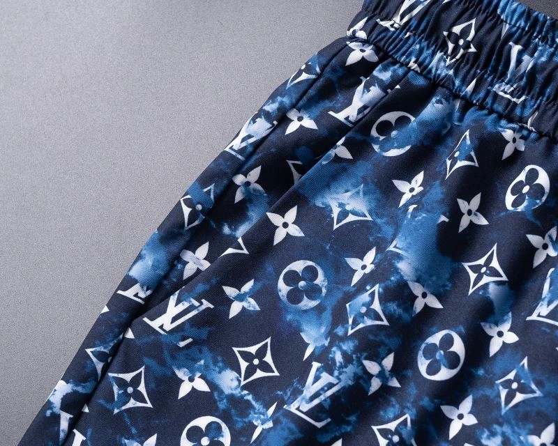 TravelReady Louis Vuitton Short Suits 139132