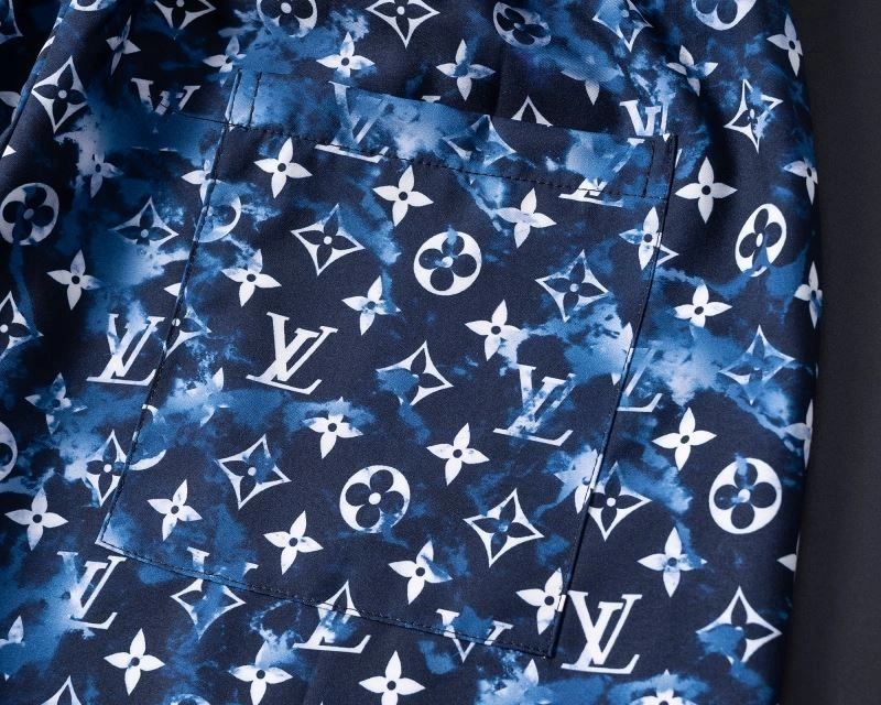 TravelReady Louis Vuitton Short Suits 139132