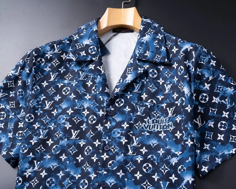 TravelReady Louis Vuitton Short Suits 139132