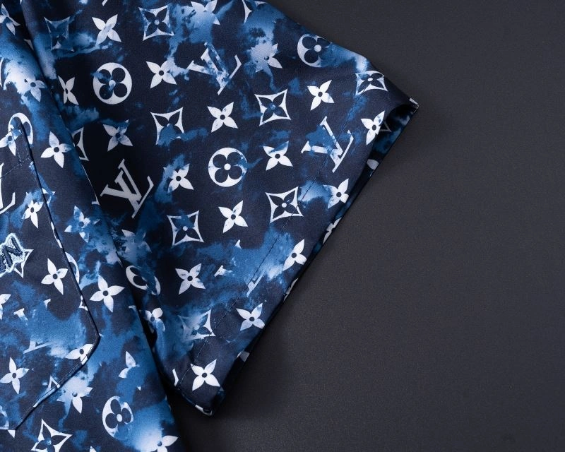 TravelReady Louis Vuitton Short Suits 139132