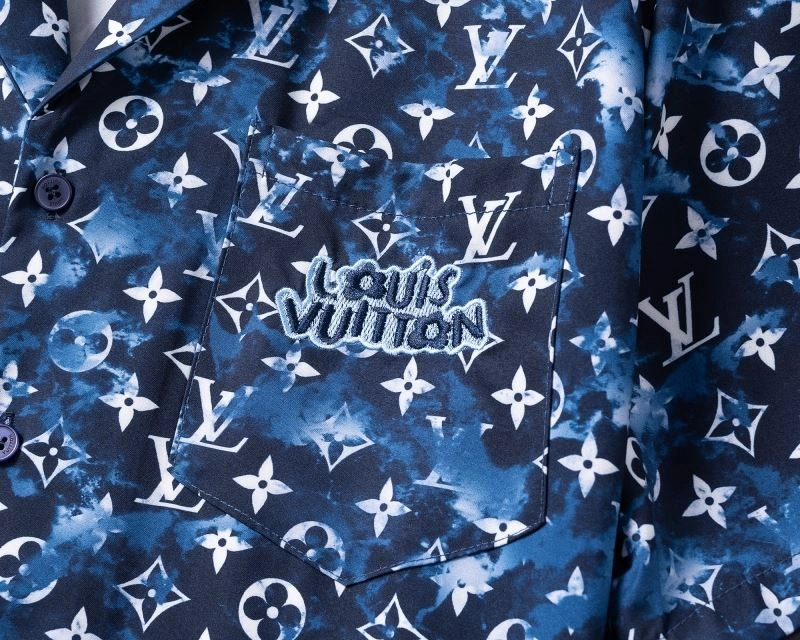 TravelReady Louis Vuitton Short Suits 139132