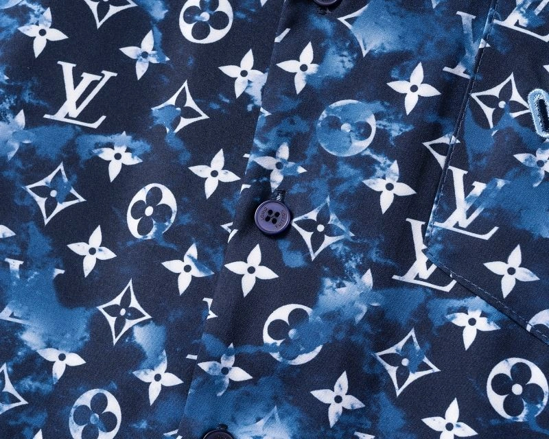 TravelReady Louis Vuitton Short Suits 139132