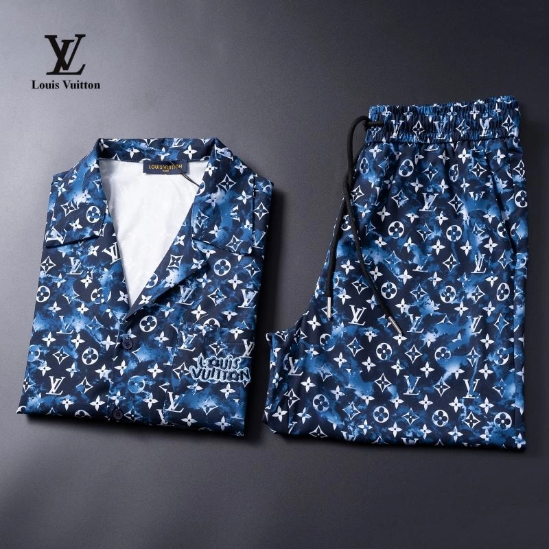 TravelReady Louis Vuitton Short Suits 139132