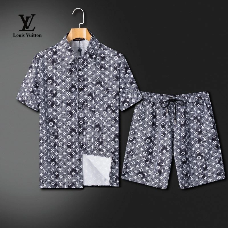 Trendy Louis Vuitton Short Suits 139138