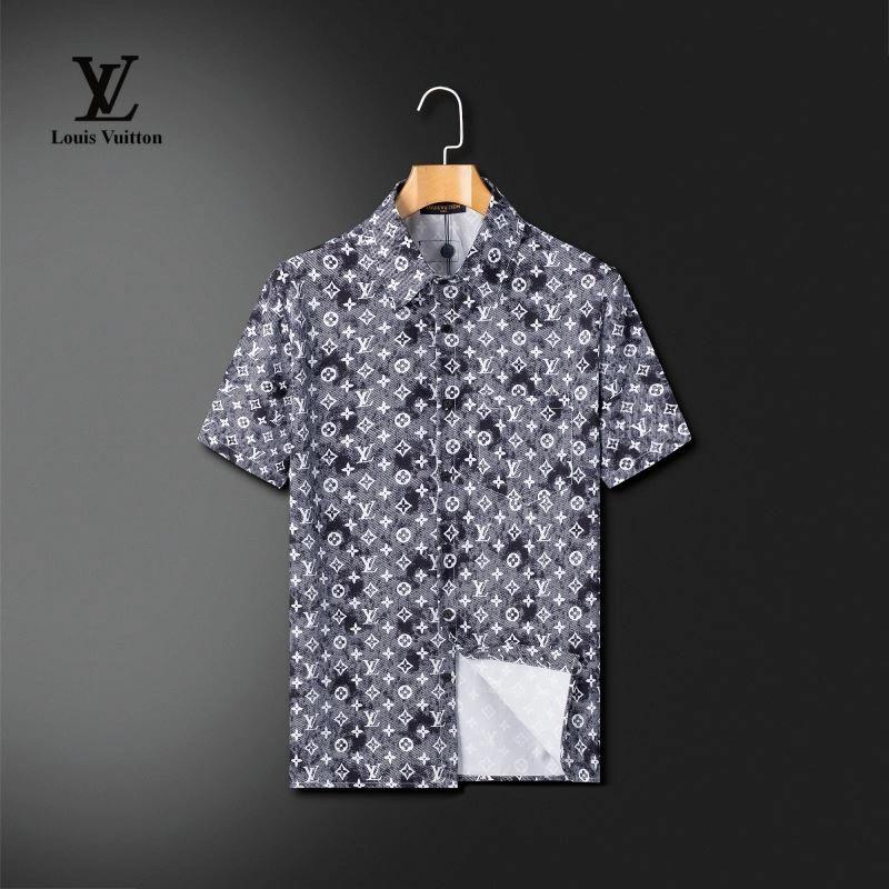 Trendy Louis Vuitton Short Suits 139138