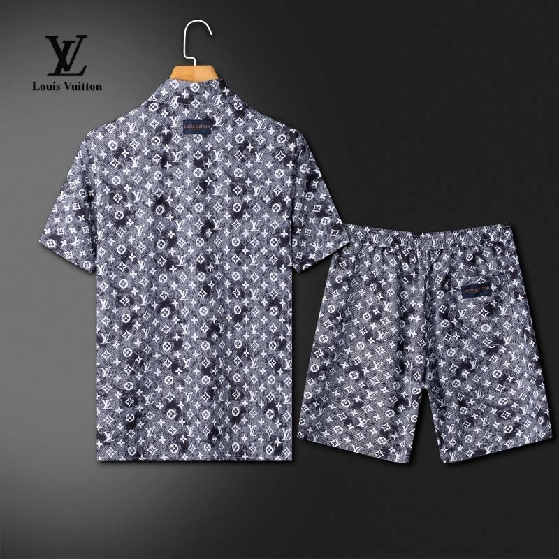 Trendy Louis Vuitton Short Suits 139138