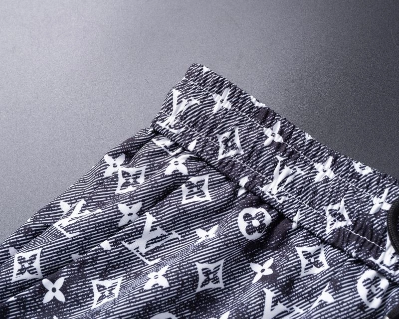 Trendy Louis Vuitton Short Suits 139138