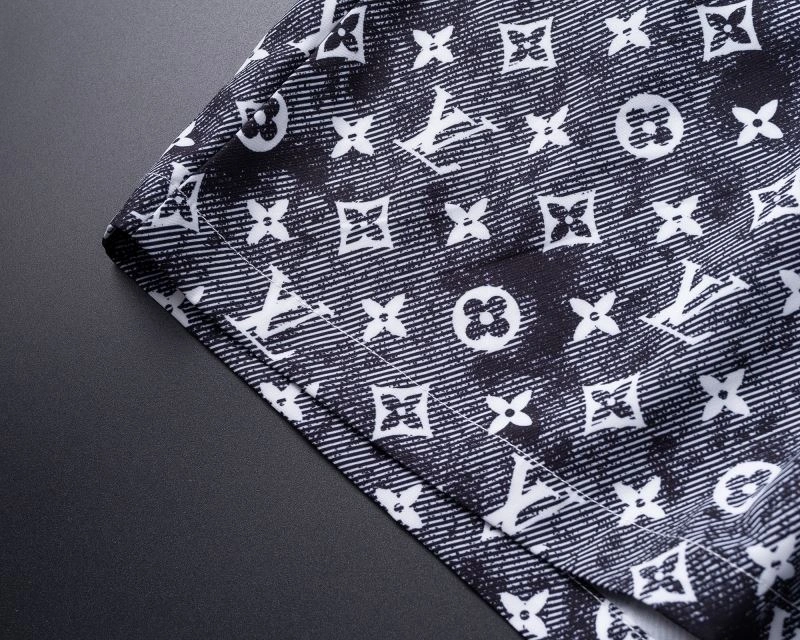 Trendy Louis Vuitton Short Suits 139138