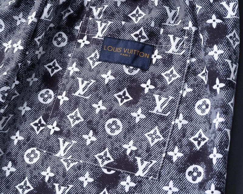 Trendy Louis Vuitton Short Suits 139138