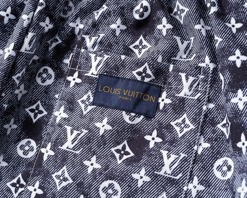 Trendy Louis Vuitton Short Suits 139138
