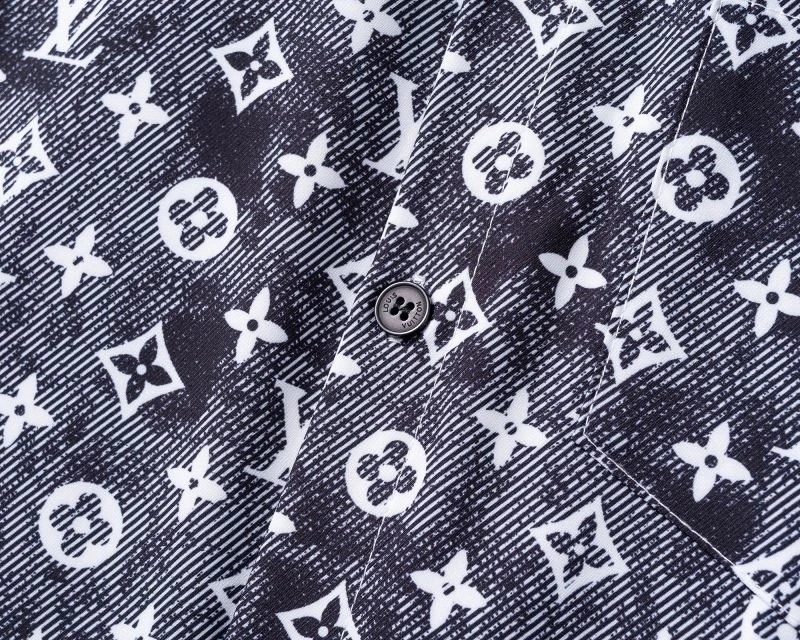 Trendy Louis Vuitton Short Suits 139138