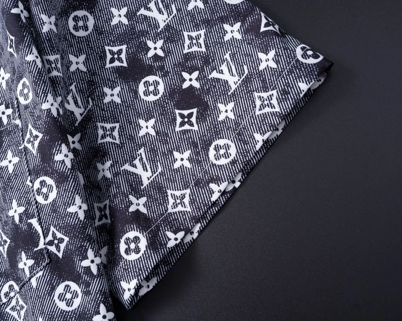Trendy Louis Vuitton Short Suits 139138