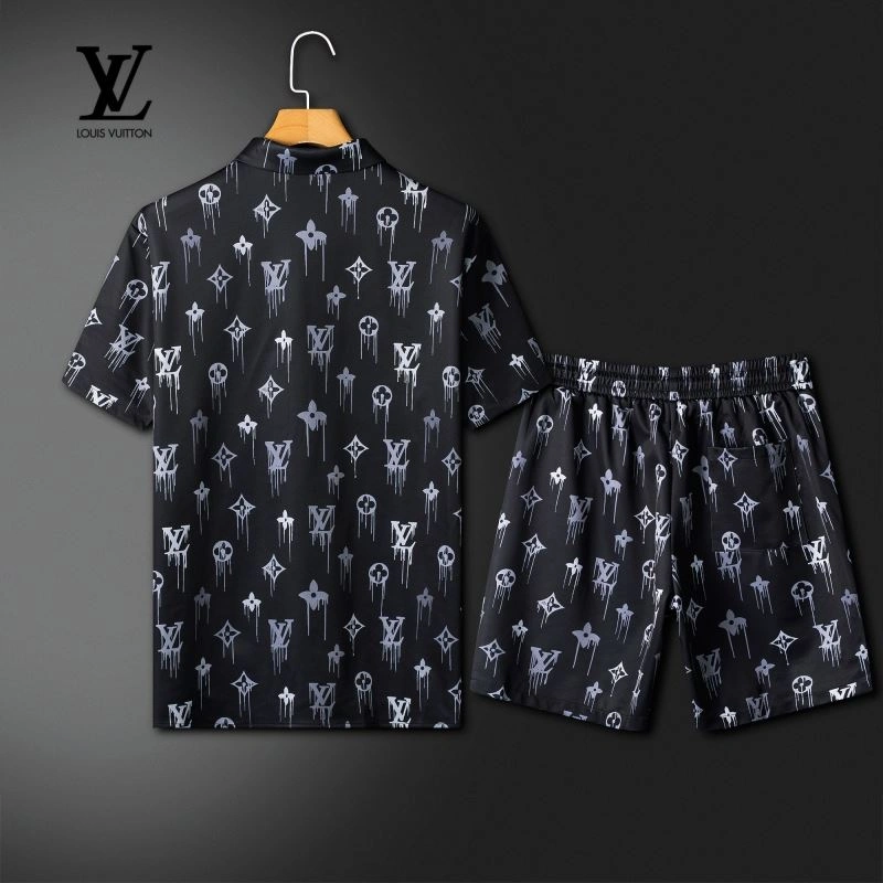 Louis Vuitton Short Suits EyeCatching 131976
