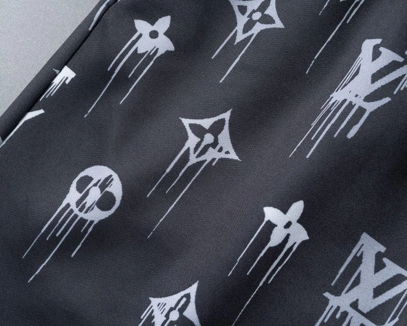 Louis Vuitton Short Suits EyeCatching 131976