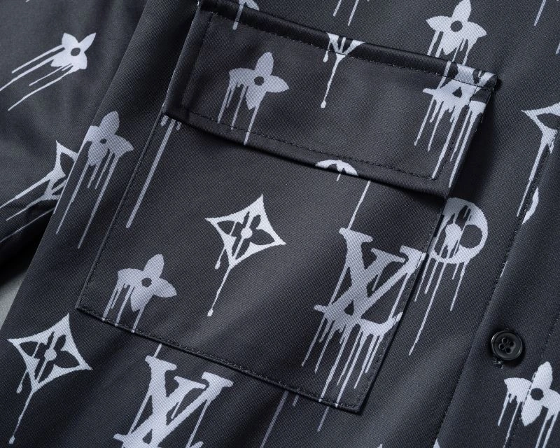 Louis Vuitton Short Suits EyeCatching 131976