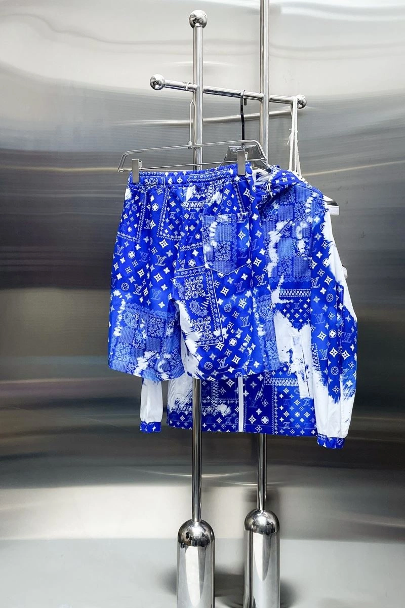 Classic Louis Vuitton Short Suits 137325