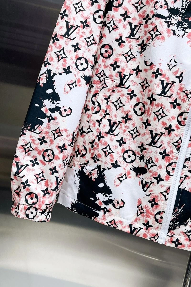Louis Vuitton Short Suits WeatherProof 137324