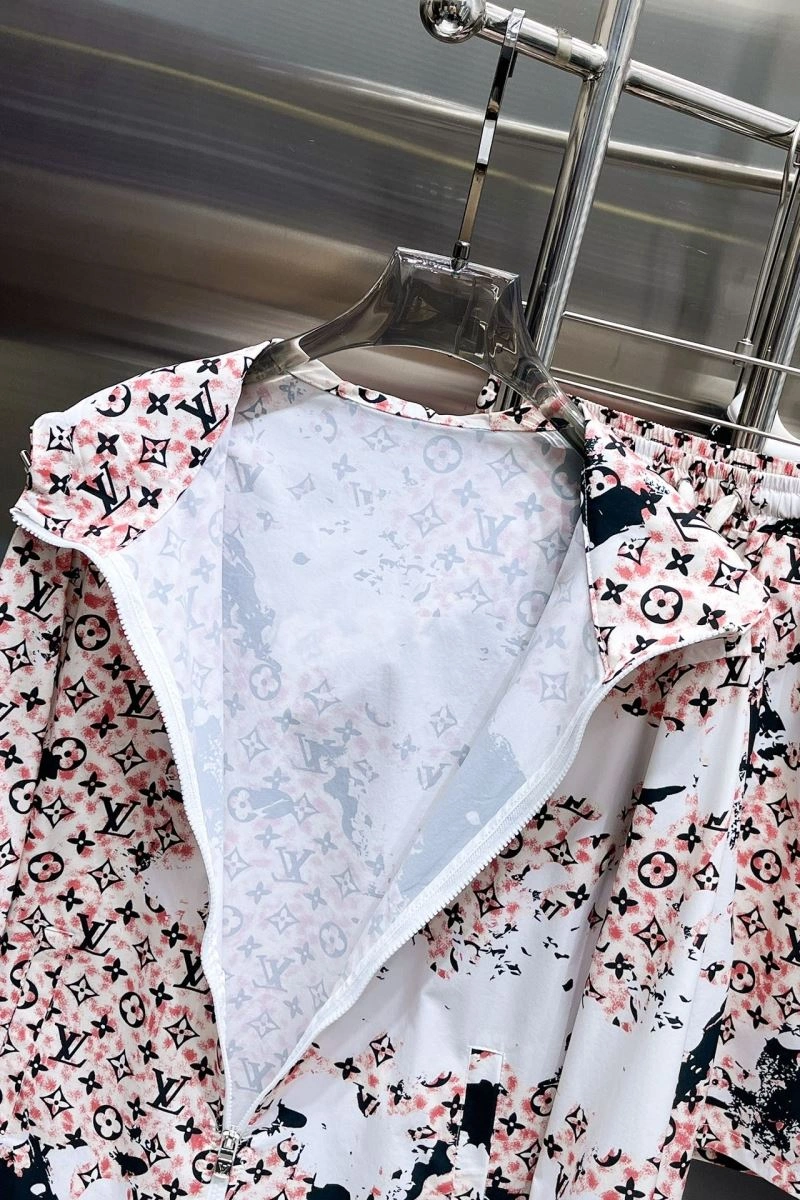 Louis Vuitton Short Suits WeatherProof 137324
