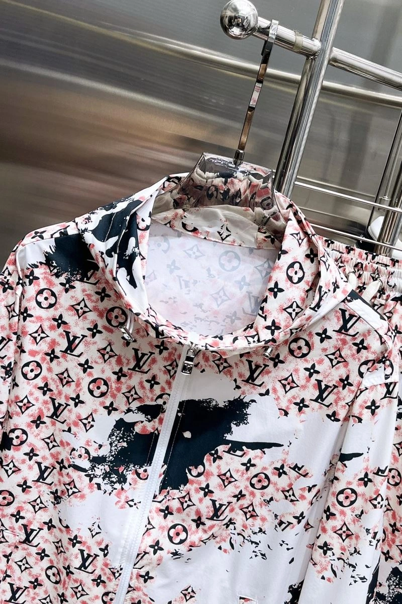 Louis Vuitton Short Suits WeatherProof 137324