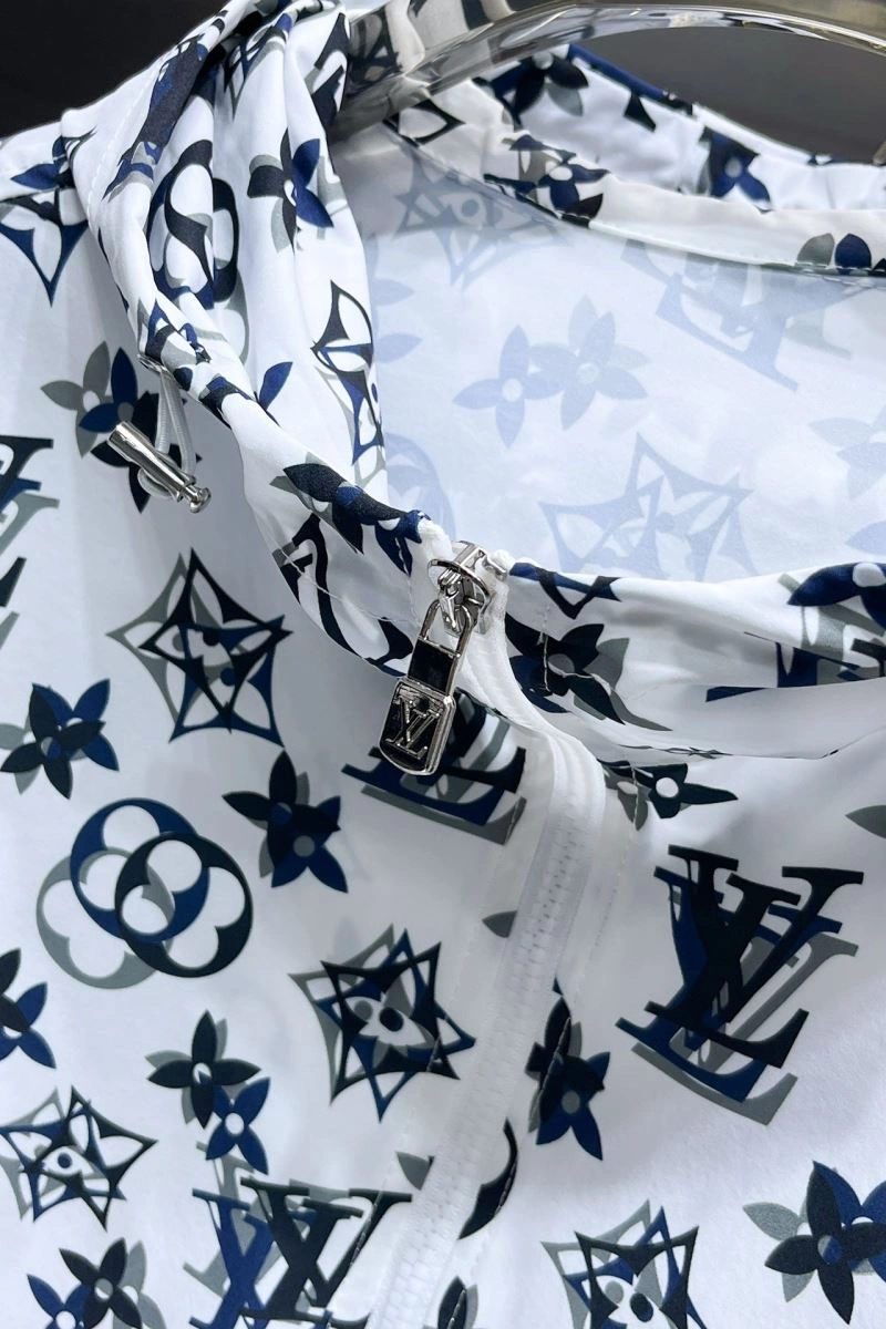 Breathable Louis Vuitton Short Suits 137323