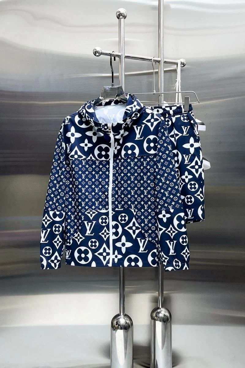 Louis Vuitton Short Suits Trendy 137341