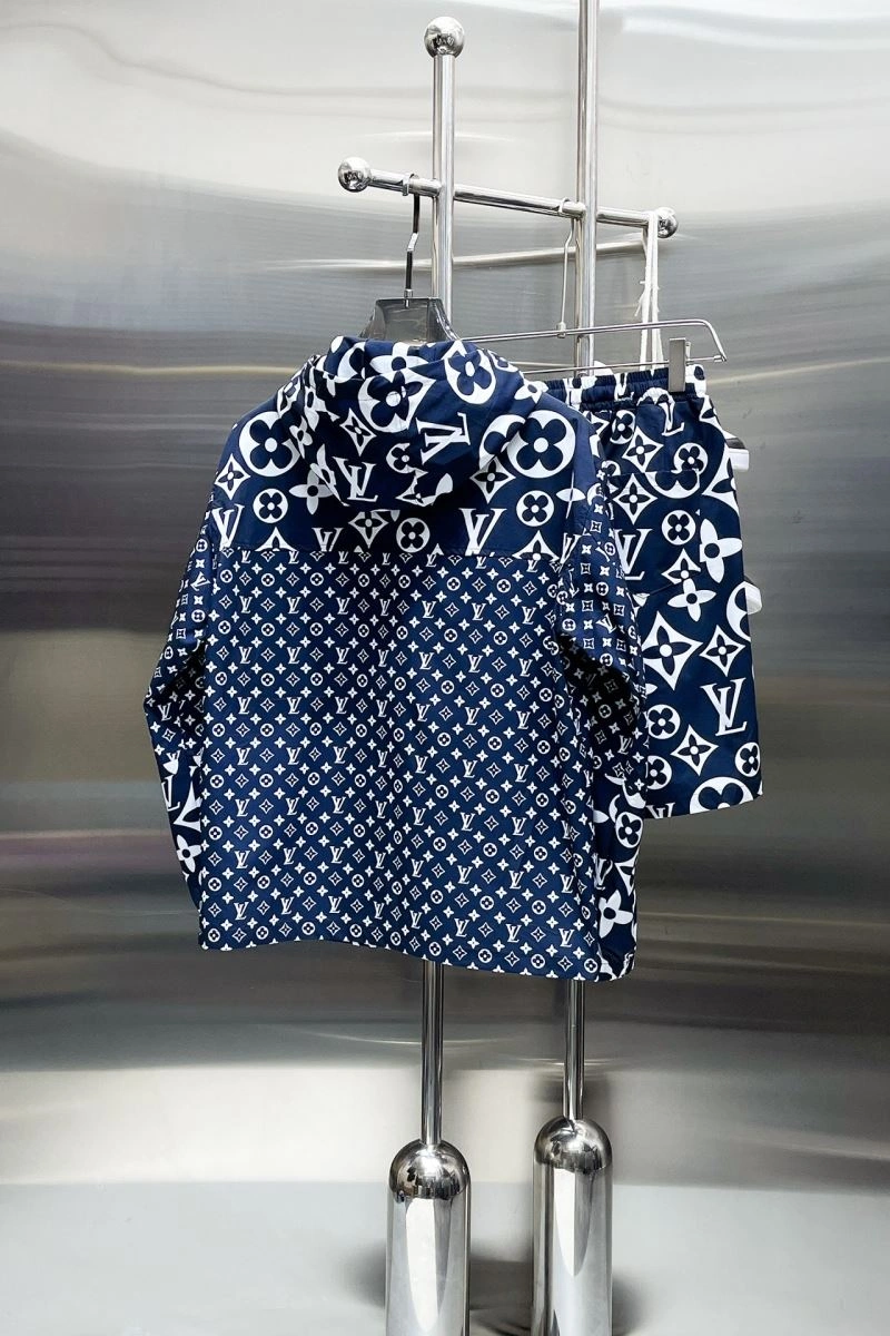 Louis Vuitton Short Suits Trendy 137341