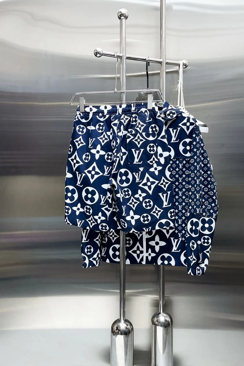 Louis Vuitton Short Suits Trendy 137341