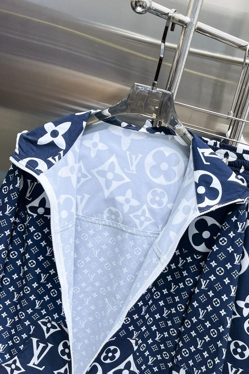 Louis Vuitton Short Suits Trendy 137341