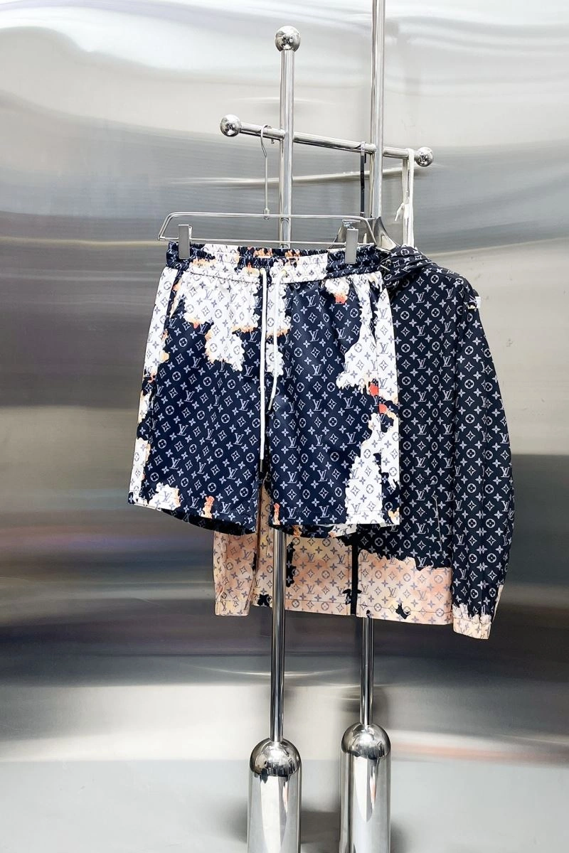 Minimalist Louis Vuitton Short Suits 137322