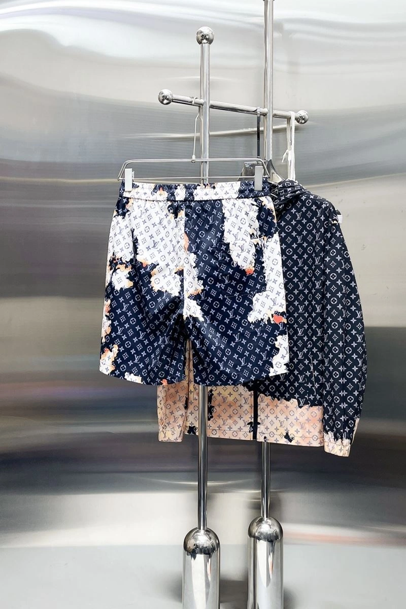 Minimalist Louis Vuitton Short Suits 137322